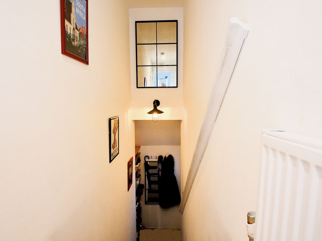 1 bed flat for sale in Hargrave Park, Archway, London NW5, £425,000