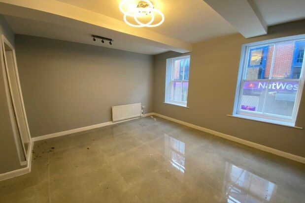 2 bed flat to rent in Chestergate, Macclesfield SK11, £920 pcm