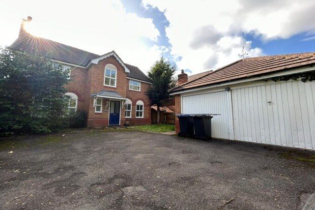 4 bed property to rent in Plover Close, Stratford-Upon-Avon CV37, £1,600 pcm