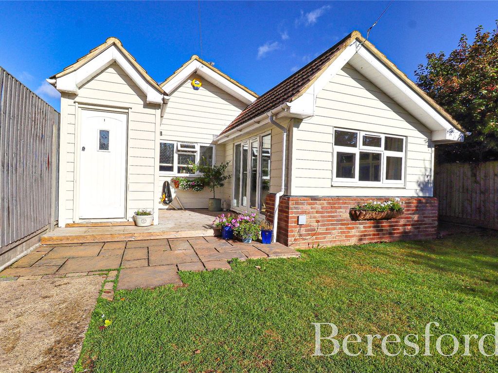 3 bed bungalow for sale in St. Lawrence Drive, St. Lawrence CM0, £360,000