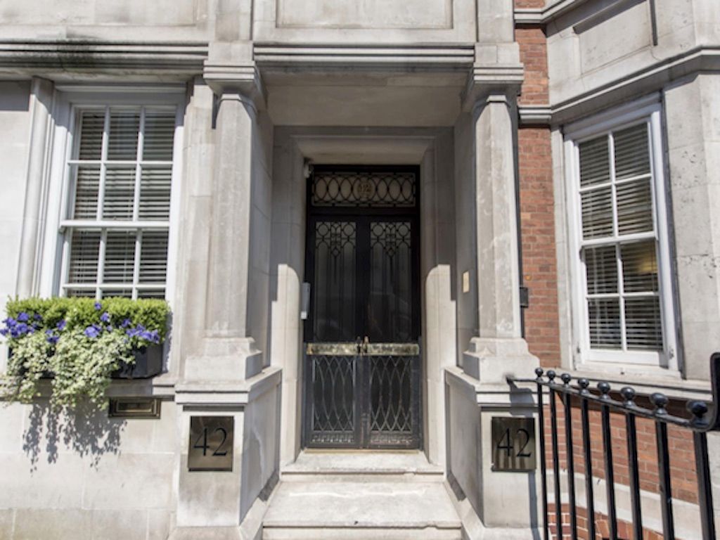 Office to let in Brook Street, London W1K, £18,000 pa