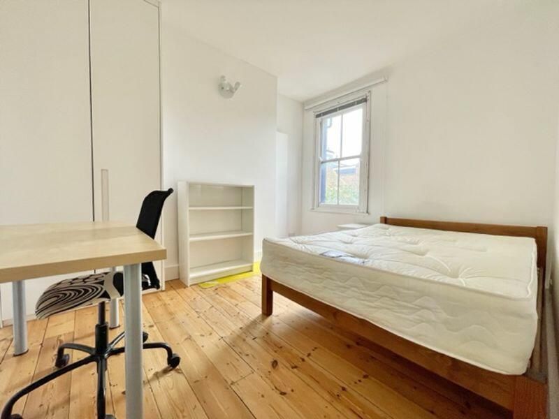 5 bed end terrace house to rent in Crooke Road, Deptford Park, London SE8, £4,797 pcm
