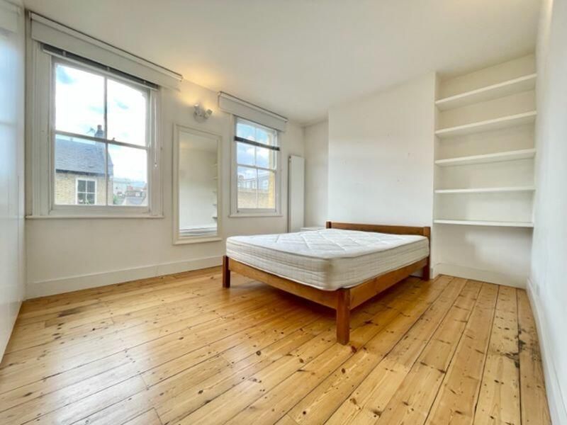 5 bed end terrace house to rent in Crooke Road, Deptford Park, London SE8, £4,797 pcm