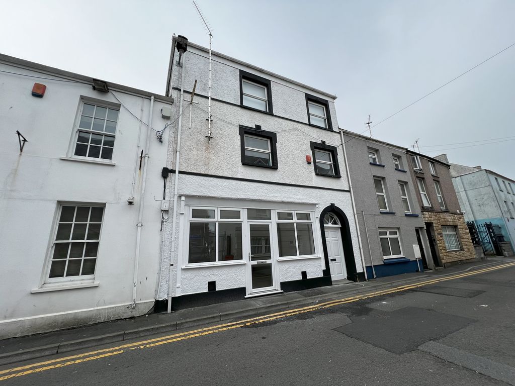 Commercial property to let in Water Street, Carmarthen, Carmarthenshire SA31, £7,992 pa