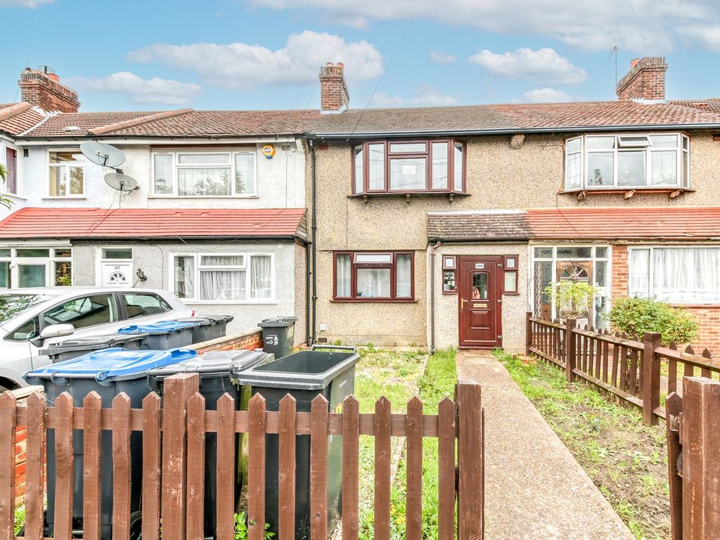 3 bed terraced house for sale in Rochford Way, Croydon CR0, £425,000