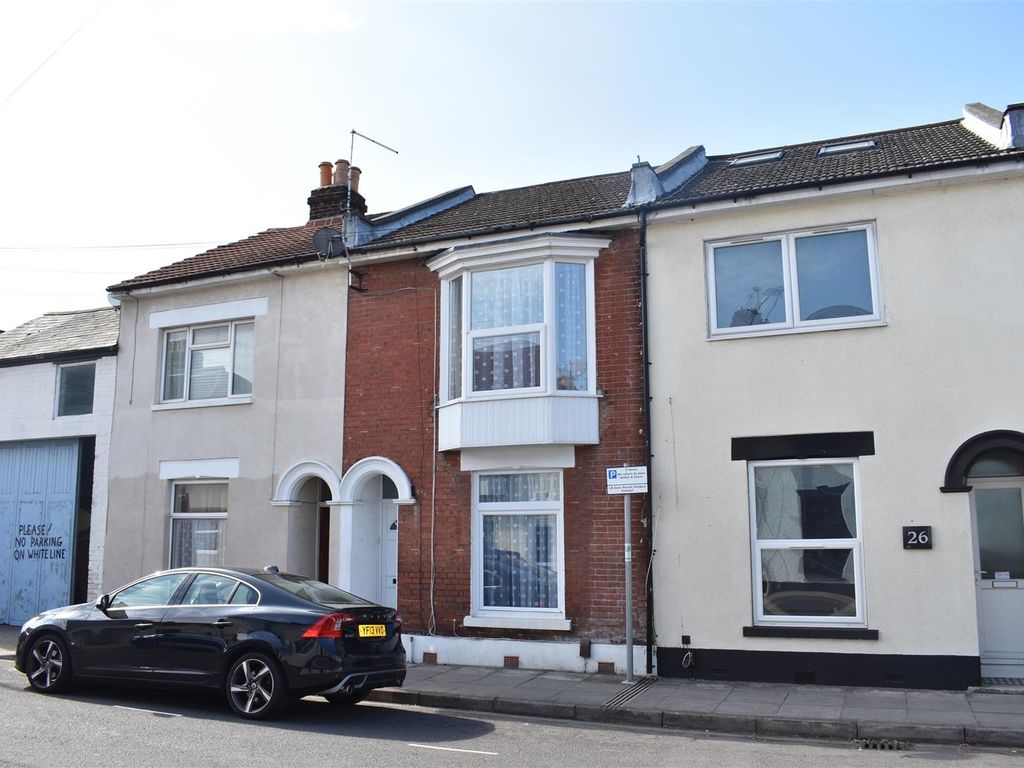 4 bed terraced house to rent in Baileys Road, Southsea PO5, £1,680 pcm