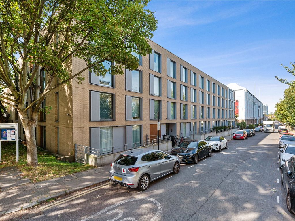 2 bed flat for sale in Southstand Apartments, Highbury Stadium Square, London N5, £525,000