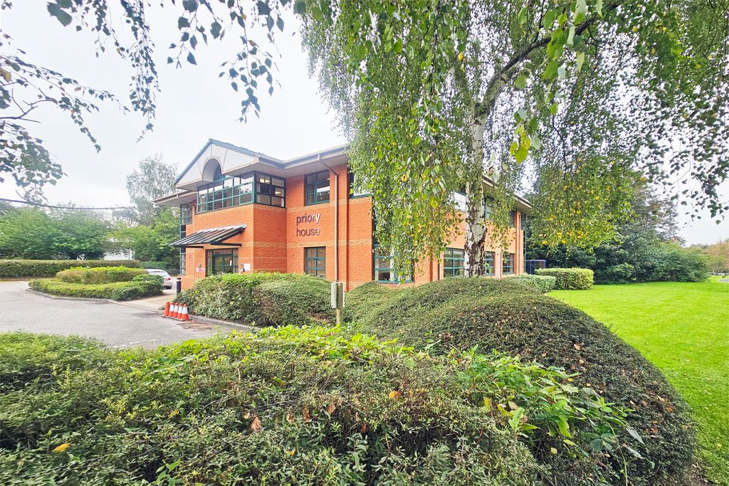 Office to let in Stuart Road, Runcorn WA7, £65,000 pa