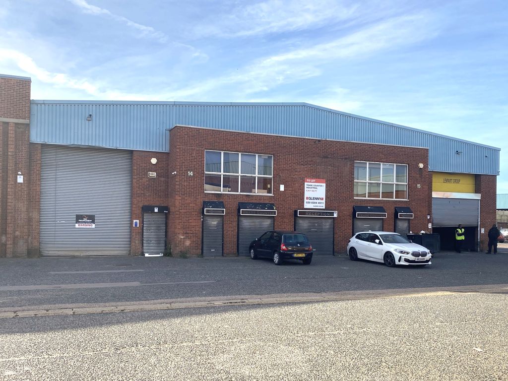 Warehouse to let in Ramac Way, Greenwich SE7, £110,000 pa