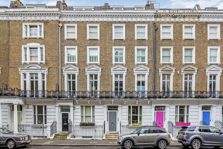 2 bed flat to rent in Oakley Street, London SW3, £3,700 pcm