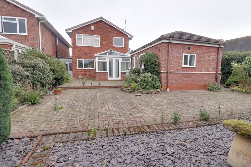 4 bed detached house for sale in Lower Penkridge Road, Acton Trussell, Stafford ST17, £335,000