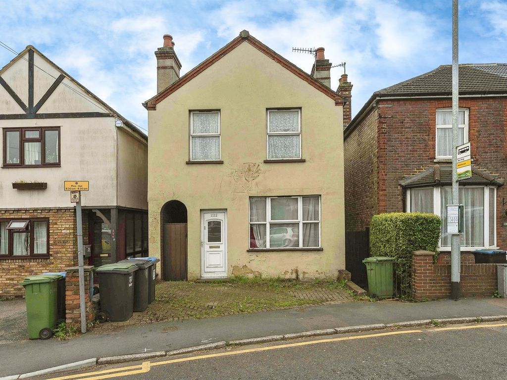 3 bed detached house for sale in Lawn Lane, Hemel Hempstead HP3, £400,000