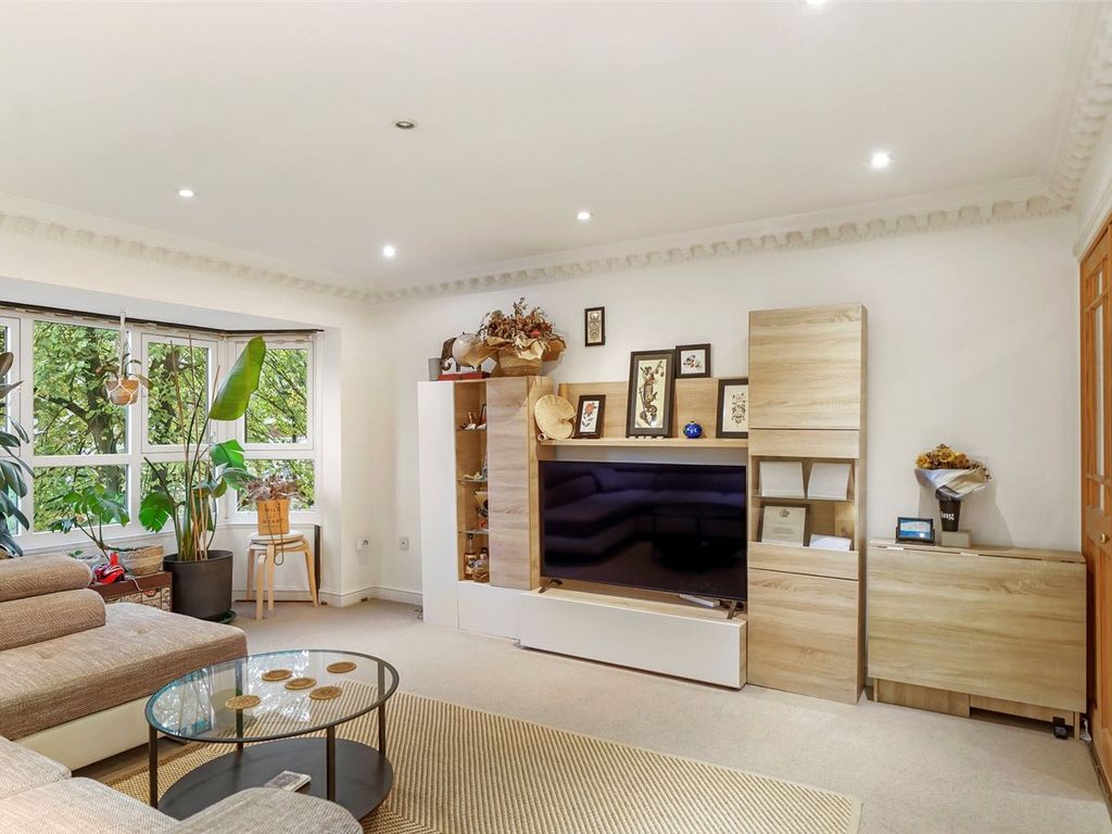 1 bed flat for sale in Hargrave Park, London N19, £365,000