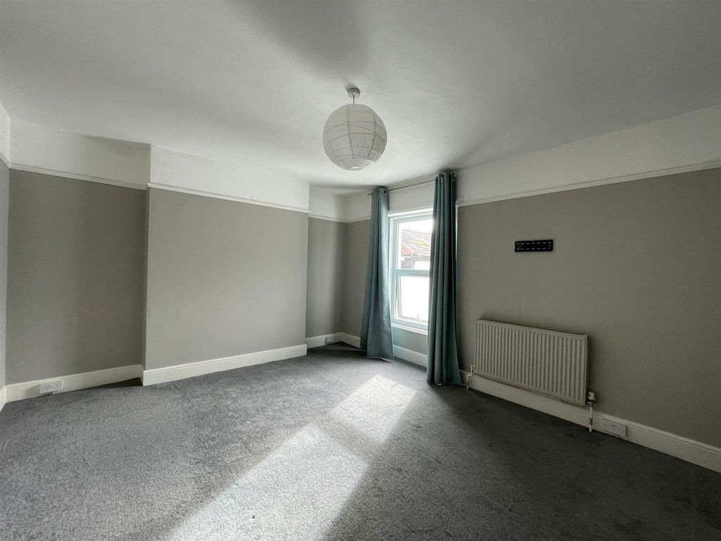 Room to rent in Hatfield Road, Torquay TQ1, £650 pcm