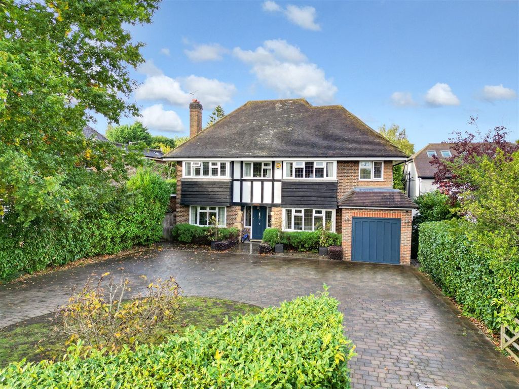 6 bed detached house to rent in Copsem Drive, Esher KT10, £7,500 pcm