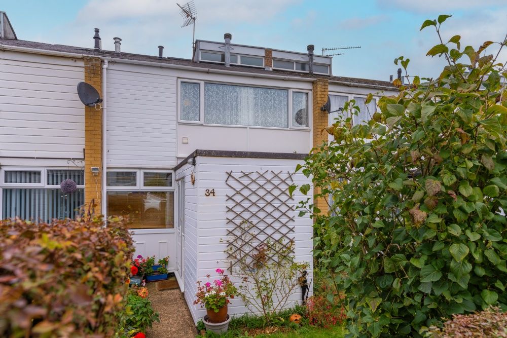 3 bed terraced house for sale in Daniells, Welwyn Garden City AL7, £385,000