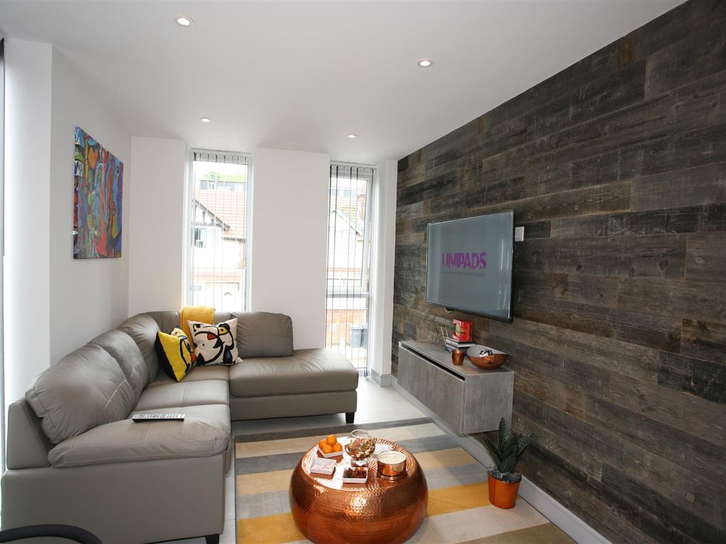 3 bed flat to rent in Flat 4 Elliott Apartments, 50 Selly Hill Road, Birmingham B29, £2,925 pcm