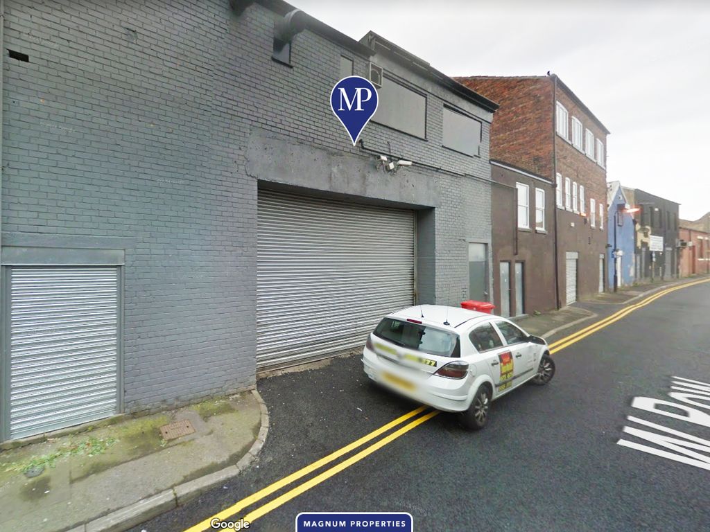 Light industrial to let in West Row (Garage), Stockton-On-Tees TS18, £7,200 pa