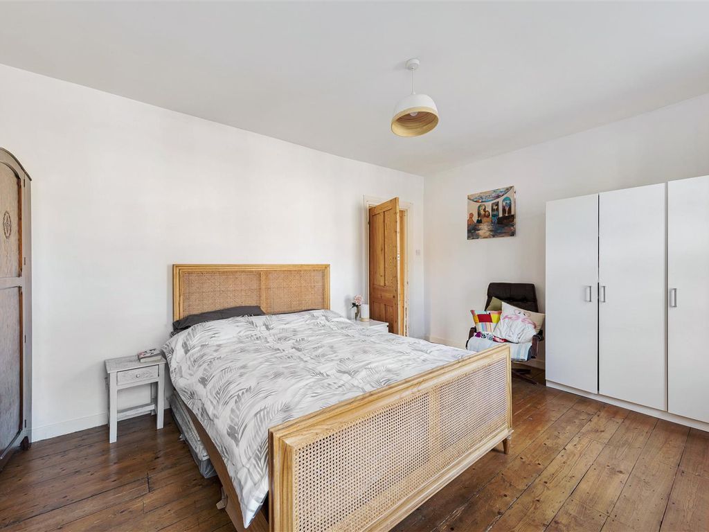 3 bed property for sale in Odessa Road, London E7, £650,000