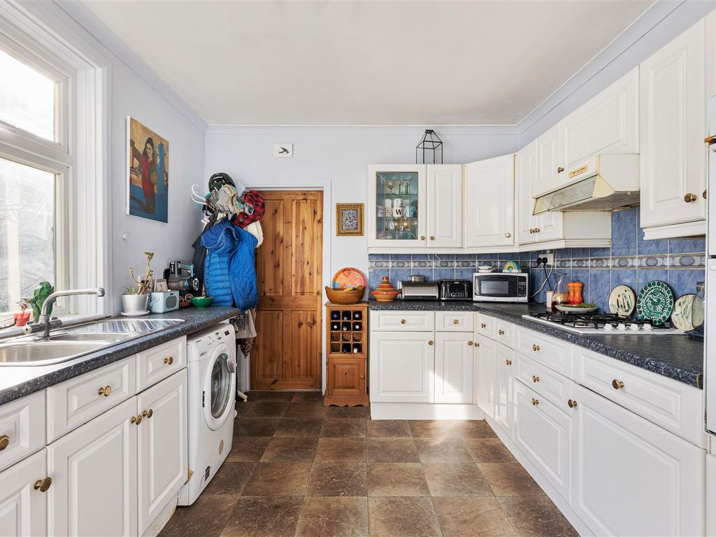 3 bed property for sale in Odessa Road, London E7, £650,000