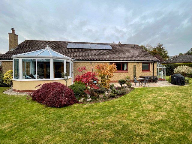 4 bed detached bungalow for sale in Wester Balgedie, Kinross KY13, £420,000