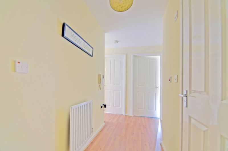 2 bed flat for sale in Cornwall Road, London N15, £375,000