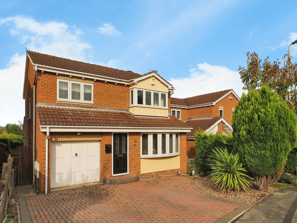 4 bed detached house for sale in Kingfisher Close, Durkar WF4, £360,000