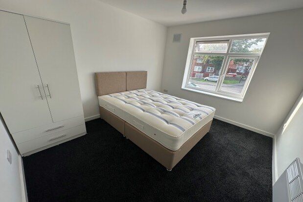 Room to rent in Gospel Lane, Birmingham B27, £600 pcm