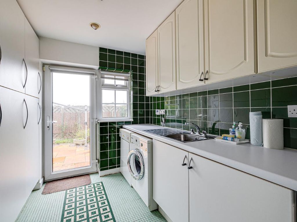 4 bed property for sale in Green Avenue, Alpraham, Tarporley CW6, £700,000
