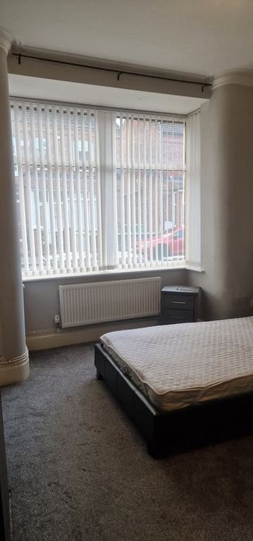 6 bed shared accommodation to rent in Buxton Avenue, Crewe CW1, £650 pcm