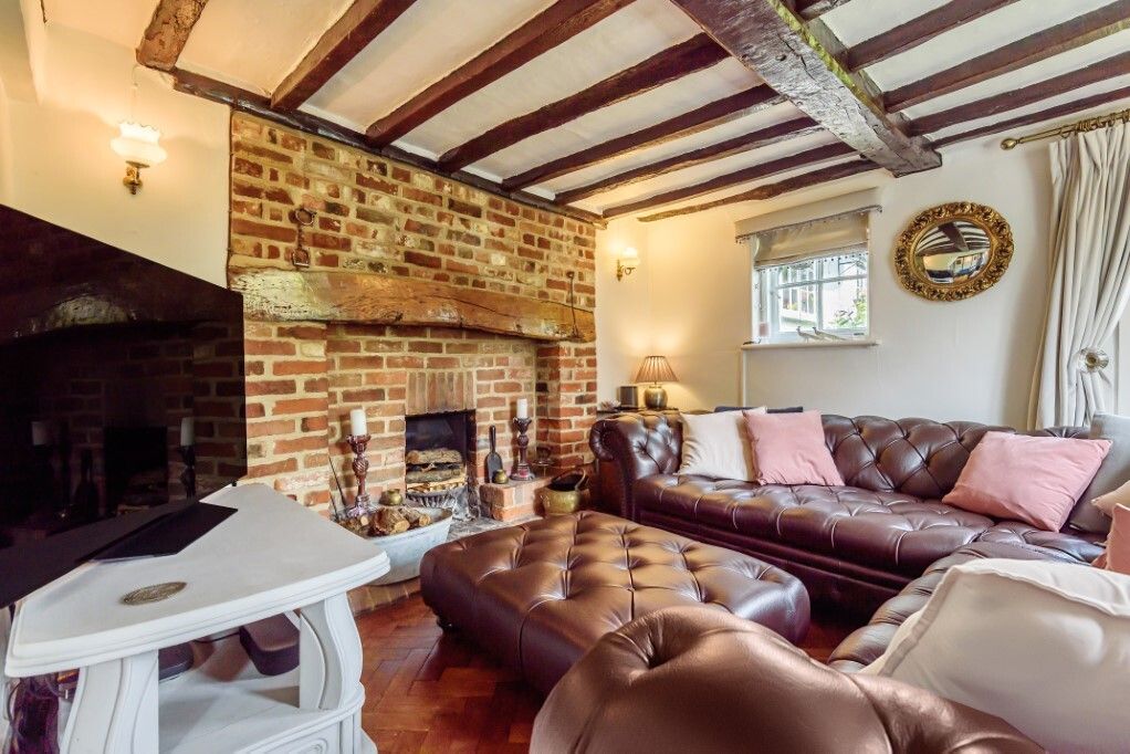 4 bed cottage for sale in Beenham Hill, Beenham, Reading, Reading, Berkshire RG7, £800,000