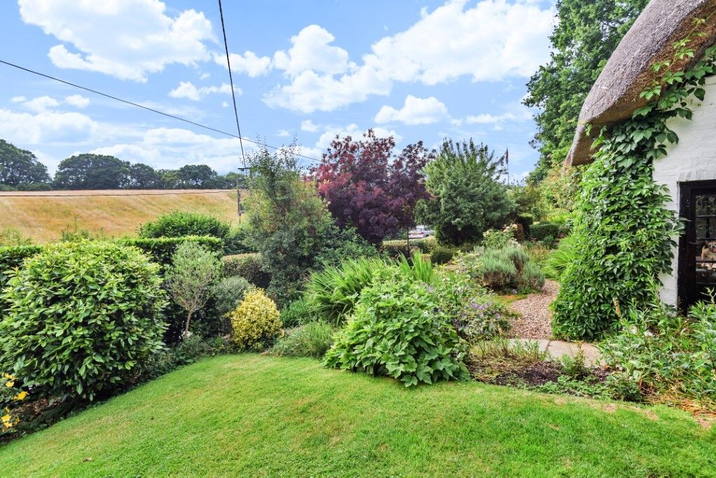 4 bed cottage for sale in Beenham Hill, Beenham, Reading, Reading, Berkshire RG7, £800,000