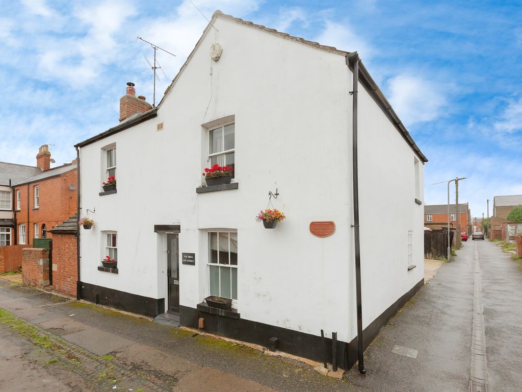 3 bed detached house for sale in Stratford Road, Wolverton, Milton Keynes MK12, £375,000