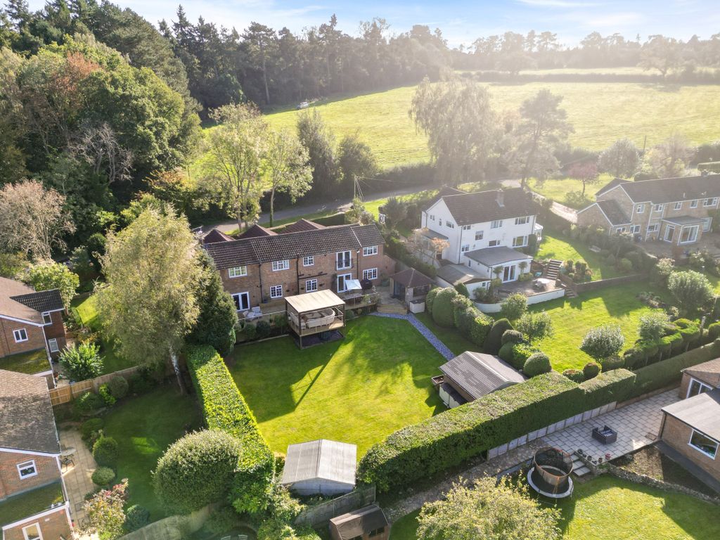 5 bed detached house for sale in Hare Lane, Great Missenden HP16, £1,395,000