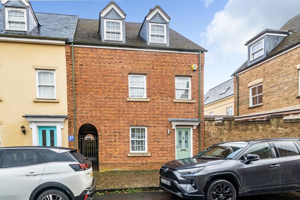 4 bed town house for sale in Swindon, Wiltshire SN1, £350,000
