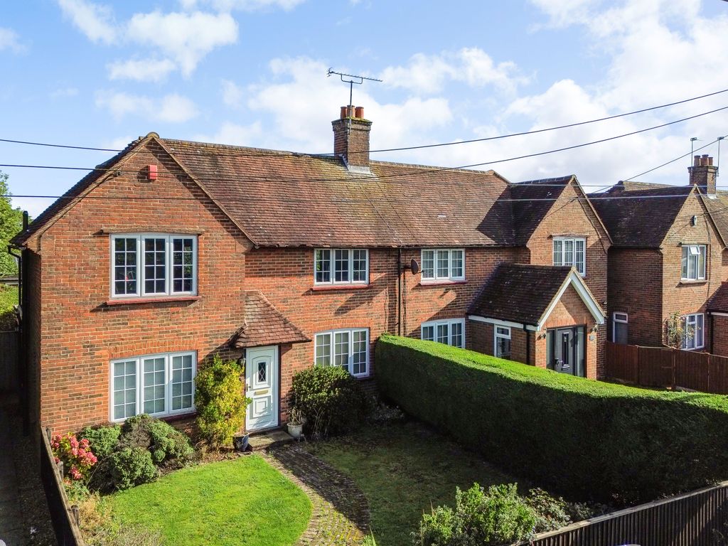 3 bed semi-detached house for sale in Plantation Road, Amersham HP6, £525,000