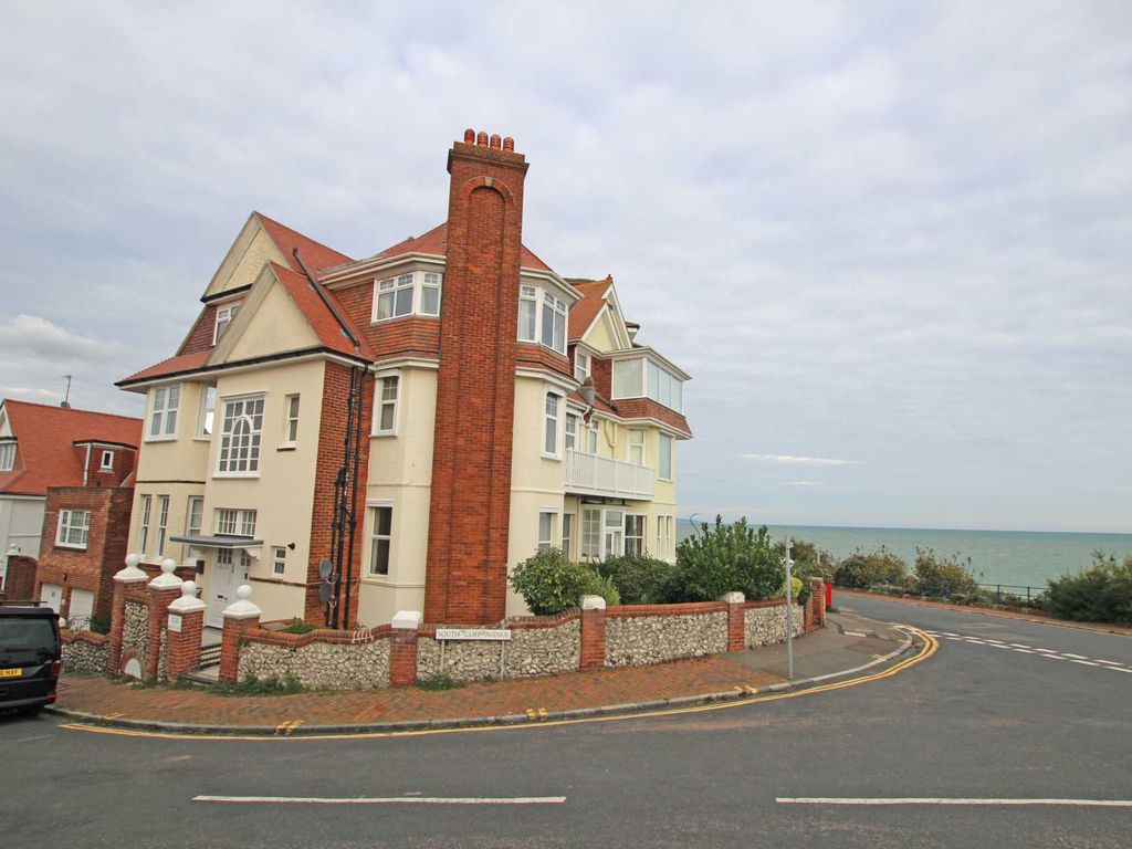 2 bed flat for sale in South Cliff, Eastbourne BN20, £360,000