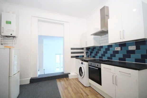 Studio to rent in Penge Road, London SE25, £1,050 pcm