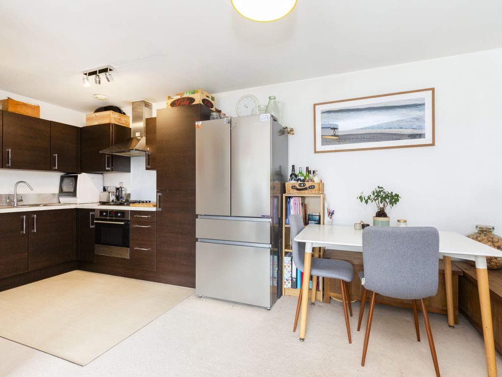 2 bed flat for sale in Drayton Park, London N5, £177,000