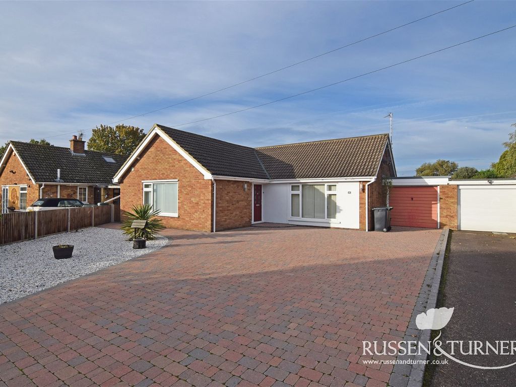 3 bed bungalow for sale in Old Rectory Close, North Wootton, King