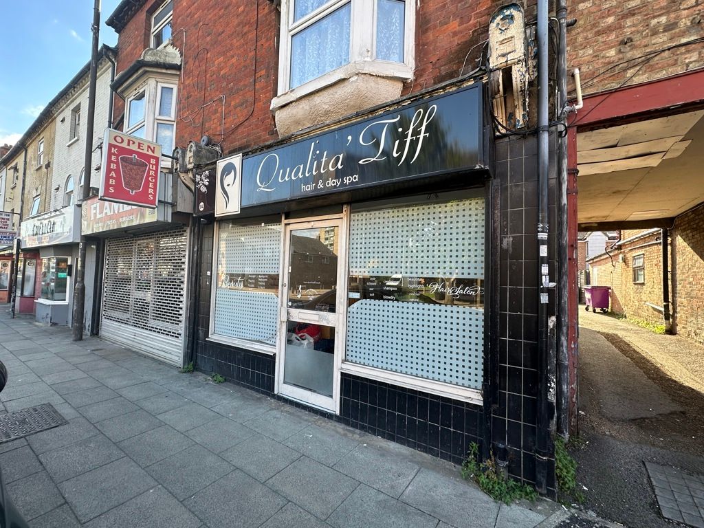 Retail premises to let in 94 Tavistock Street, Bedford, Bedfordshire MK40, £10,000 pa