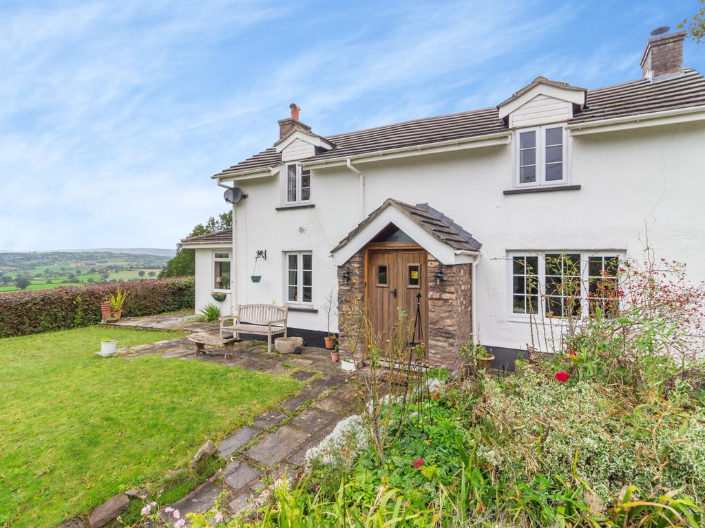 3 bed detached house for sale in Raglan, Monmouthshire NP15, £650,000