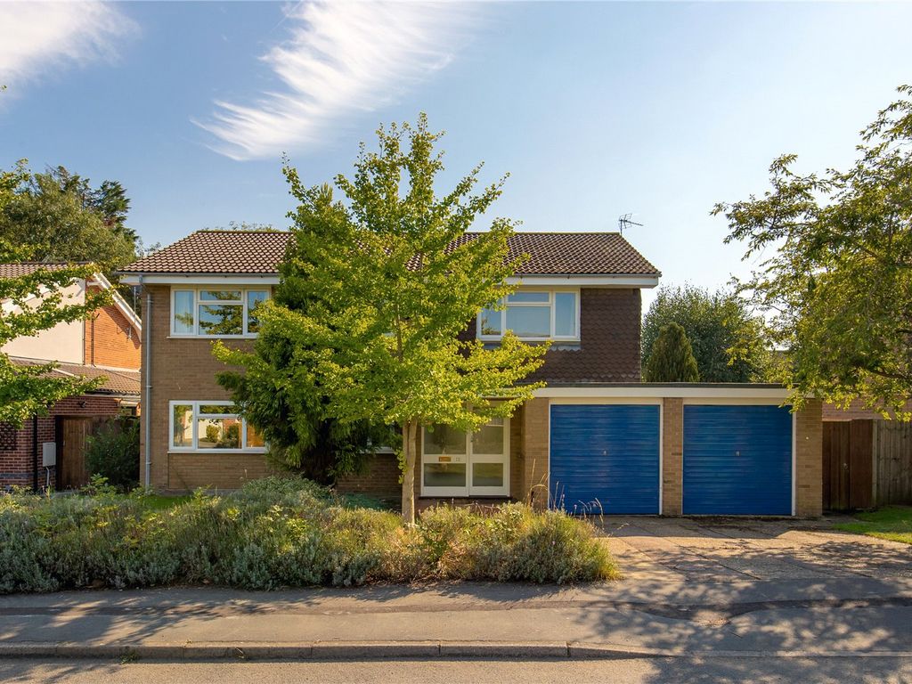 4 bed detached house for sale in Dane Drive, Cambridge CB3, £1,100,000