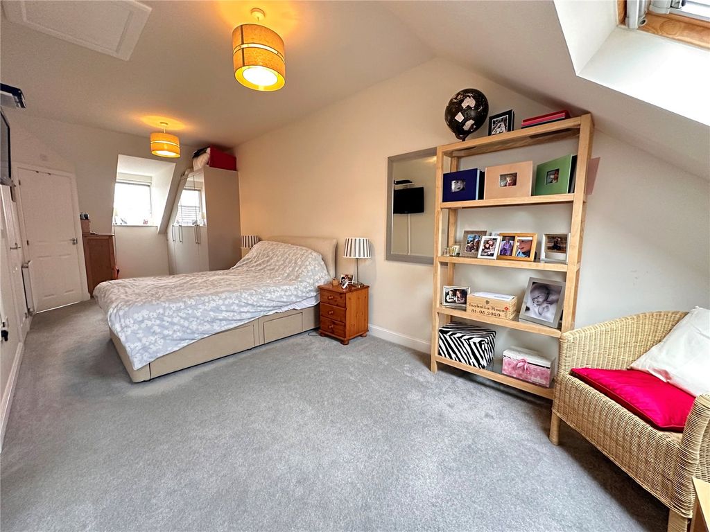 3 bed semi-detached house for sale in Wulfstan Close, Buckingham MK18, £374,000