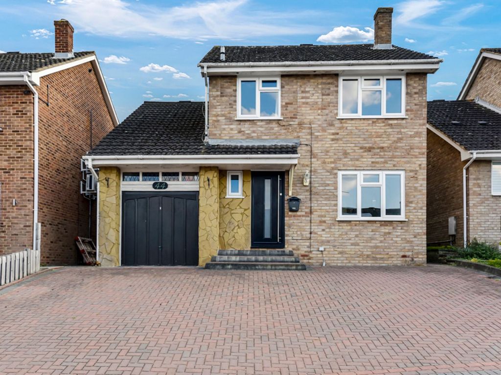 4 bed detached house for sale in Brookmead Road, Cliffe Woods ME3, £450,000