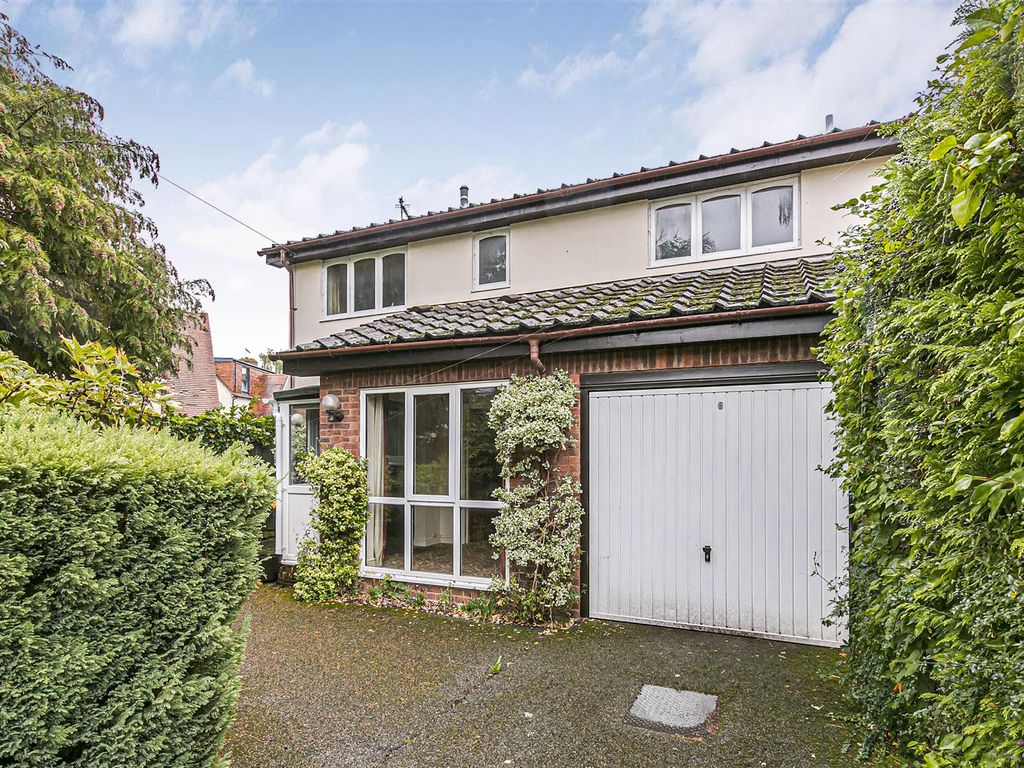 4 bed detached house for sale in Hinton Avenue, Cambridge CB1, £750,000