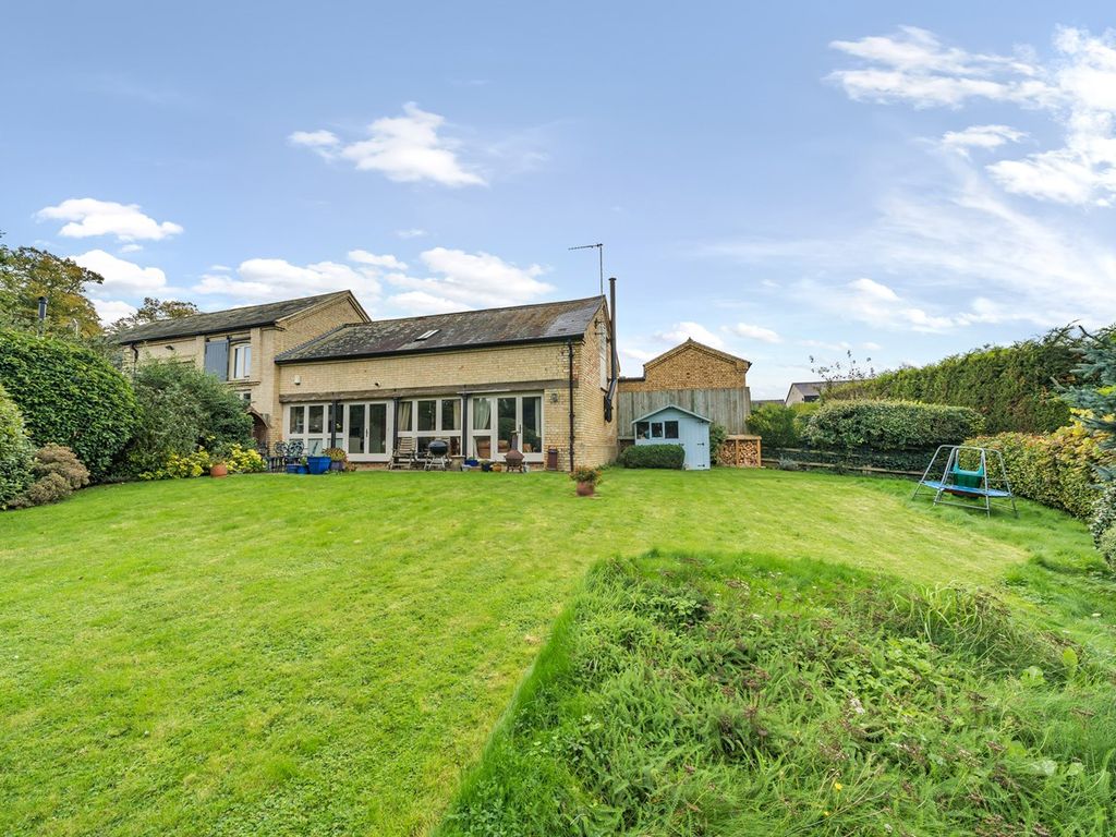 3 bed barn conversion for sale in Brook Lane, Flitton MK45, £650,000