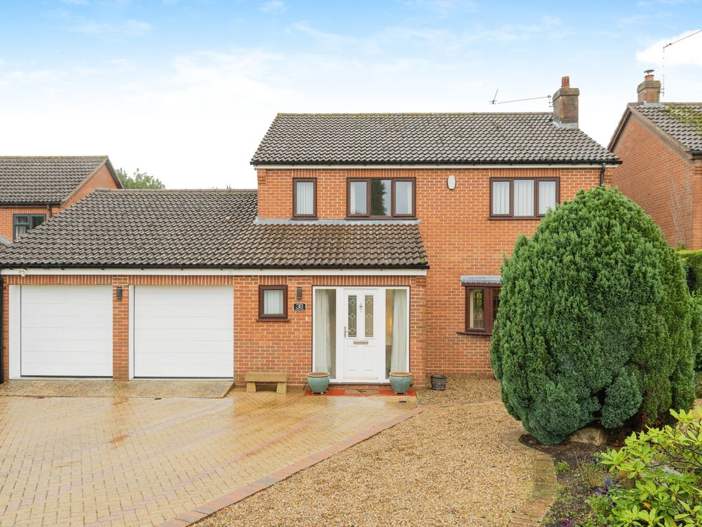 4 bed detached house for sale in Bradshaw Road, Drayton, Norwich, Norfolk NR8, £595,000