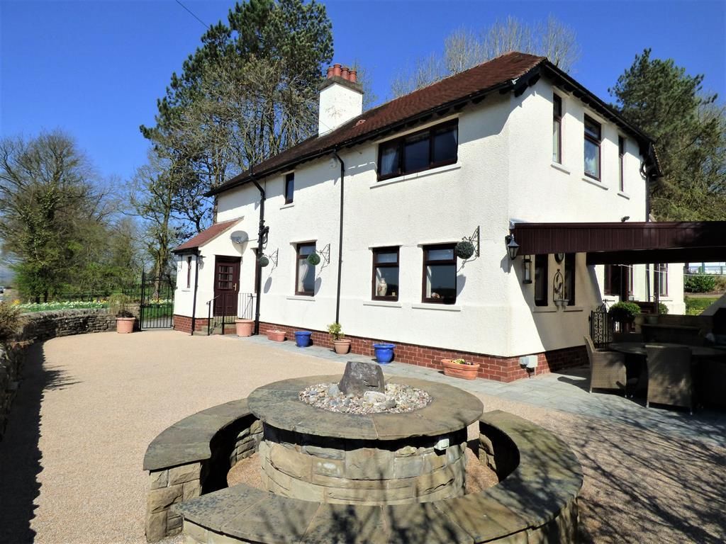 4 bed detached house for sale in Hebden Road, Grassington, Skipton BD23, £650,000