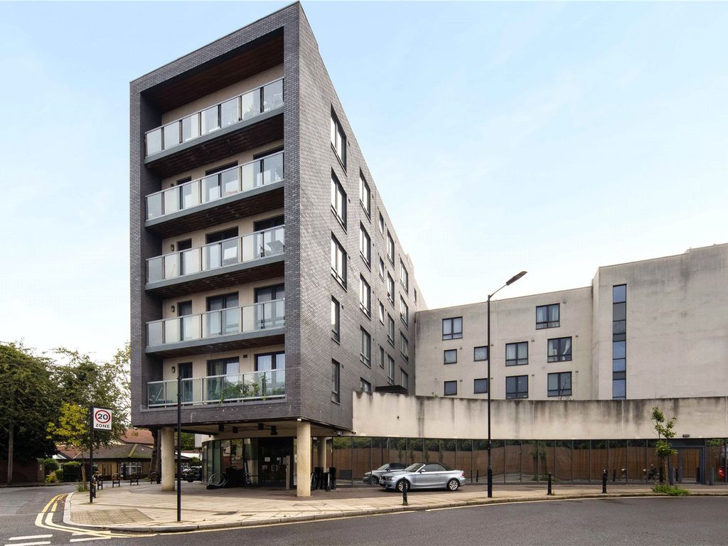1 bed flat for sale in Biggs Square, Felstead Street, Hackney, London E9, £360,000